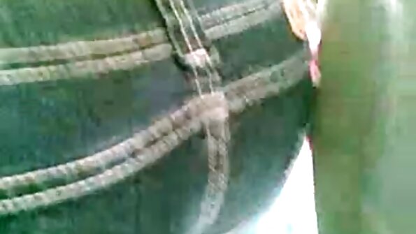 他妈的在宝座上的巨乳金发宝贝