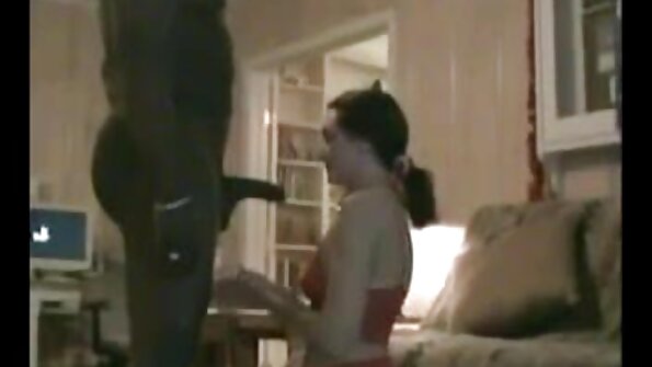 紧身美女享受一个下午的铁杆他妈的