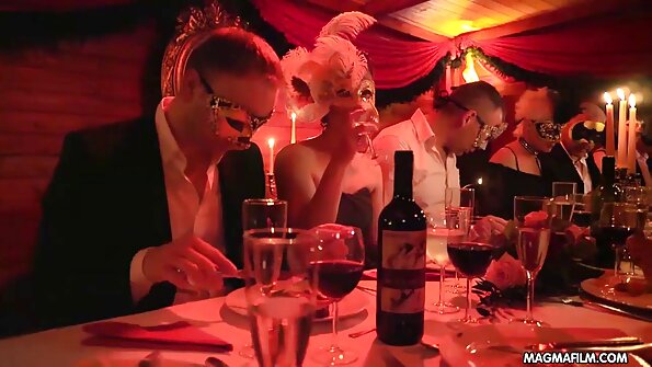 有怪物山雀的美洲狮仍然非常性活跃