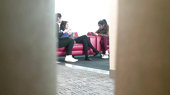 花花公子和他惊人的情妇在淋浴时发生性关系